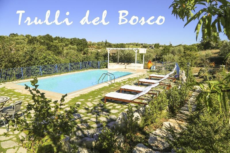 Trulli Del Bosco Bed and Breakfast Αλμπερομπέλο Εξωτερικό φωτογραφία