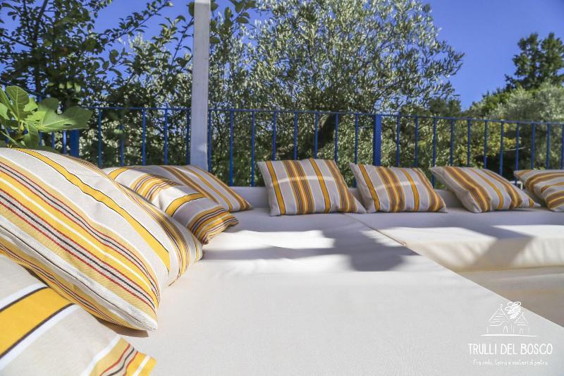 Trulli Del Bosco Bed and Breakfast Αλμπερομπέλο Εξωτερικό φωτογραφία