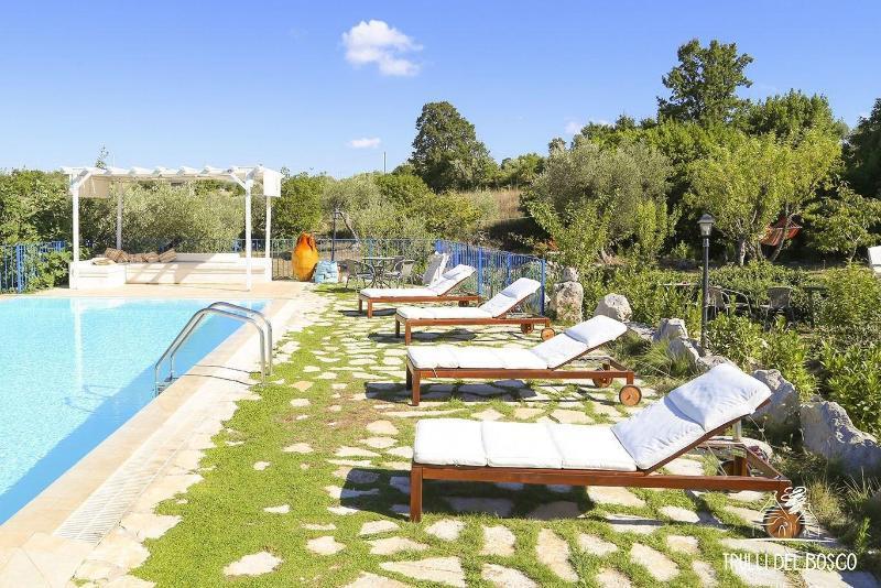 Trulli Del Bosco Bed and Breakfast Αλμπερομπέλο Εξωτερικό φωτογραφία