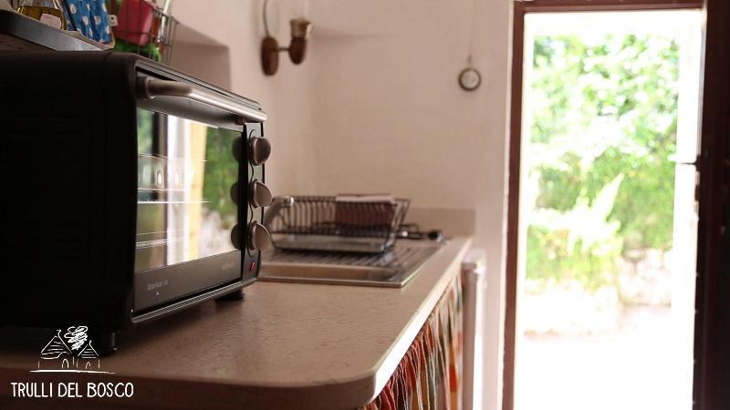 Trulli Del Bosco Bed and Breakfast Αλμπερομπέλο Εξωτερικό φωτογραφία