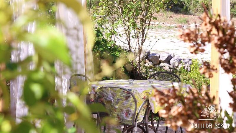 Trulli Del Bosco Bed and Breakfast Αλμπερομπέλο Εξωτερικό φωτογραφία